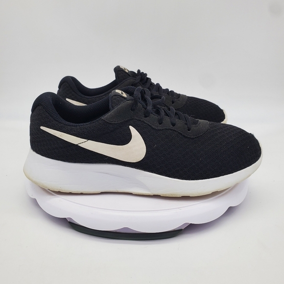 Nike Shoes Women's 8.5 Tanjun 812655-011 Black White Running Gym Sneakers - Picture 8 of 8